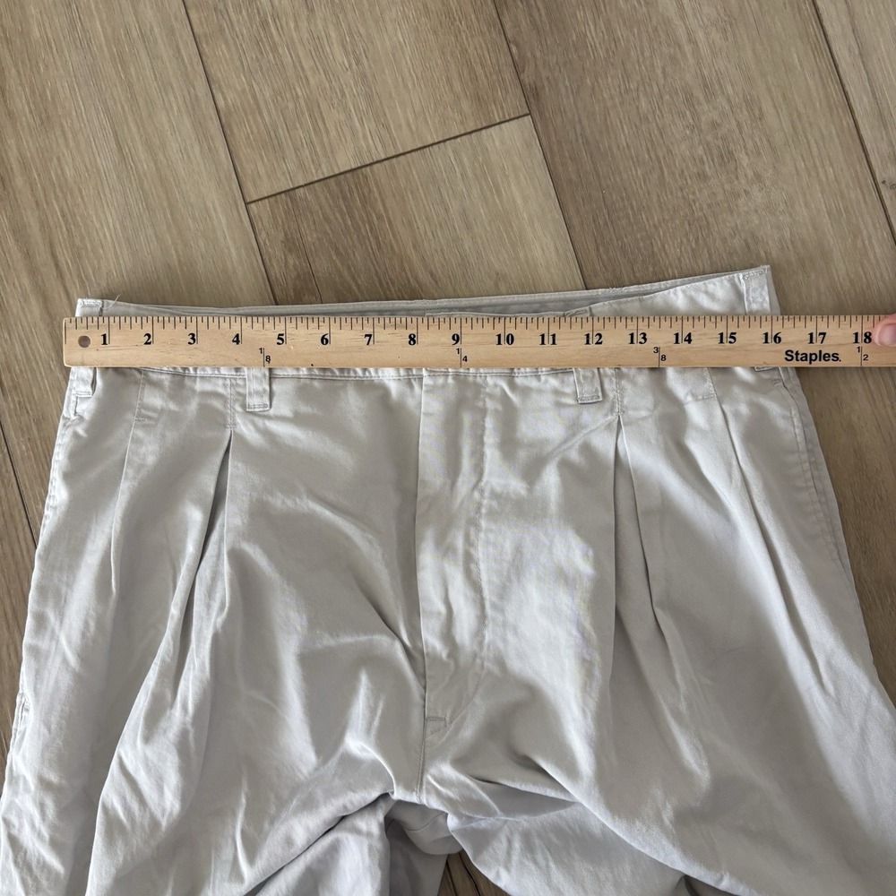 Uniqlo Mens 32 x 26 Cropped Pleated Straight Leg Pants Lightweight - Picture 3 of 10